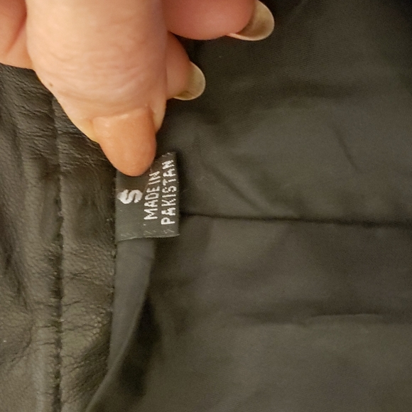 Leather shorts - Picture 5 of 6